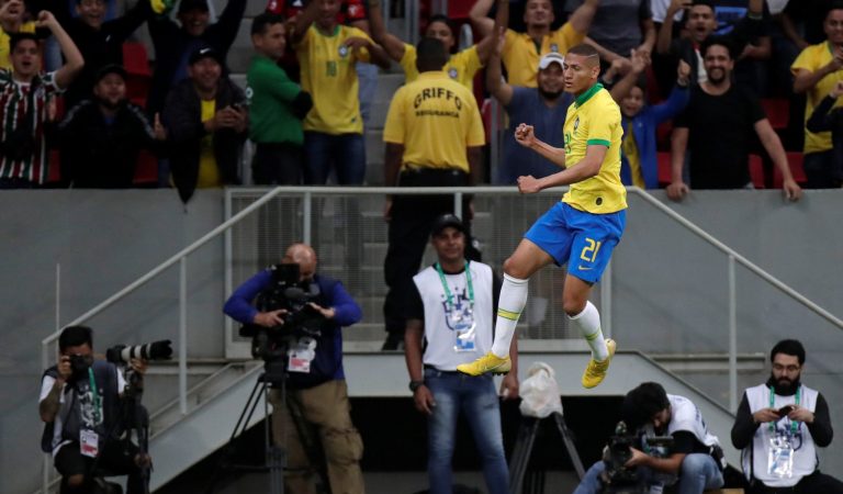 Brasil se impone a Catar en juego amistoso