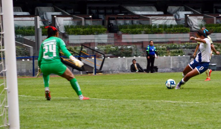 Puebla Femenil da la sorpresa y vence al América en el Estadio Azteca