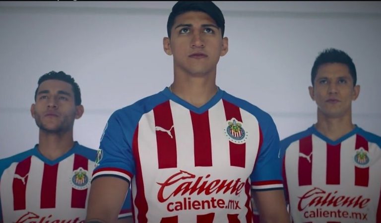 Chivas se desprendió de dos jugadores