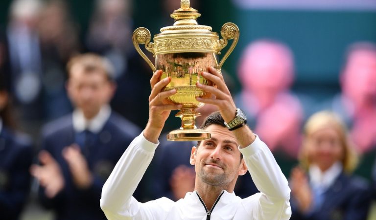 Novak Djokovic conquista Wimbledon en un duelo de época