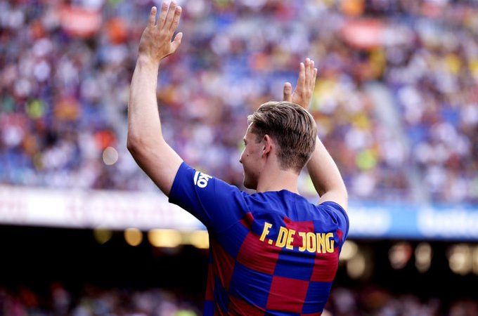 OFICIAL: Frenkie de Jong ya porta los colores del Barcelona