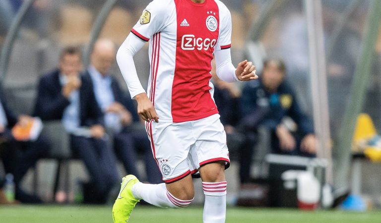 Edson Álvarez ya debutó oficialmente con el Ajax