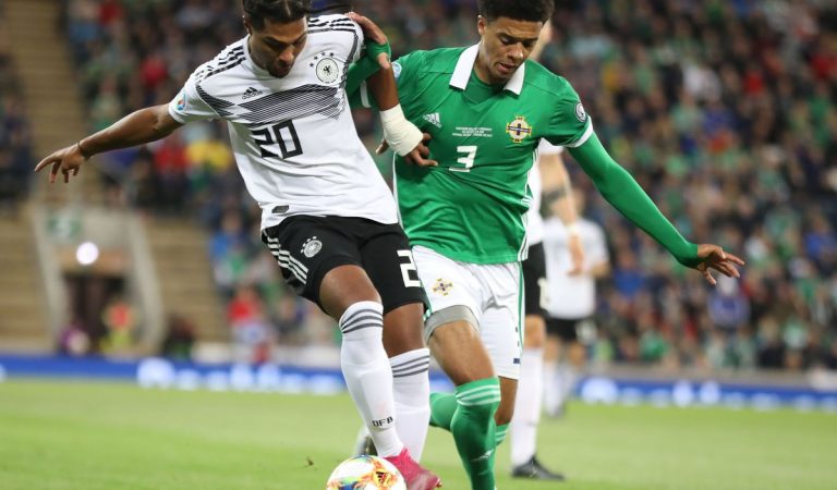 Alemania y Holanda ganaron sus respectivos duelos en las eliminatorias para la Eurocopa