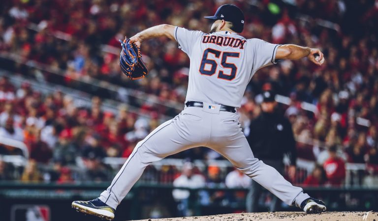 José Urquidy iguala la Serie Mundial para los Astros de Houston