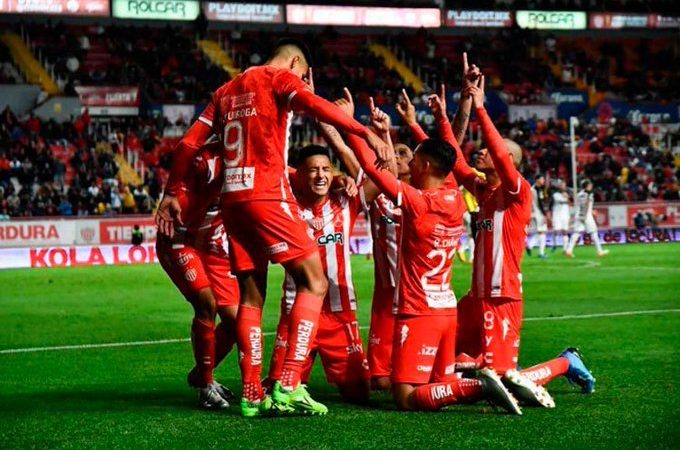 Necaxa remonta en casa ante las Chivas en el inicio de la fecha 2