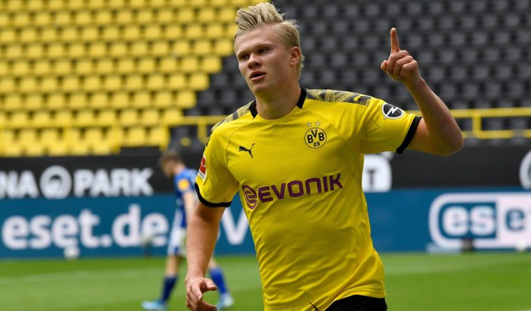 Borussia Dortmund se lleva el “Revierderby” al golear a Schalke 04