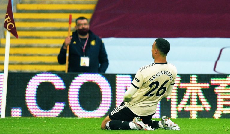 Manchester United logra otra victoria y se aferra a puestos de Champions League