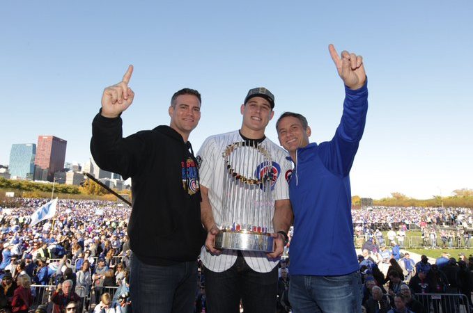 Theo Epstein deja de ser presidente de los Chicago Cubs