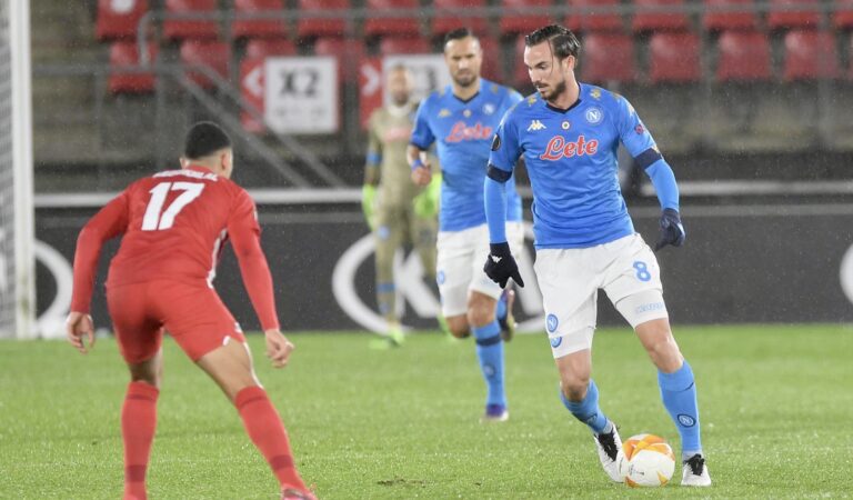 Napoli empata con AZ Alkmaar y está cerca de acceder a la siguiente ronda en la Europa League