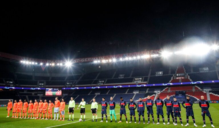 PSG vs Istanbul se reaunudará con un nuevo grupo de árbitros