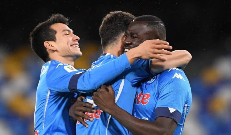 Napoli, con Lozano, derrotó al Spezia y es semifinalista de la Coppa Italia