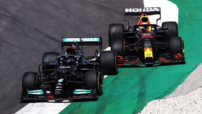 Lewis Hamilton triunfó en Portugal y Sergio Pérez culminó en cuarto