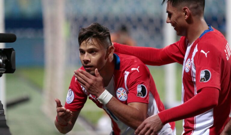 Paraguay viene de atrás para vencer a Bolivia, en su debut en la Copa América