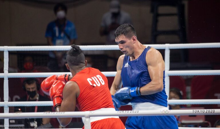 Rogelio Romero es derrotado por Arlén López en los cuartos de final de la categoría de los medianos en Tokyo 2020