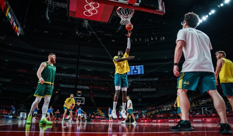 Australia, líder del sector B en la jornada 2 del Baloncesto varonil de Tokyo 2020