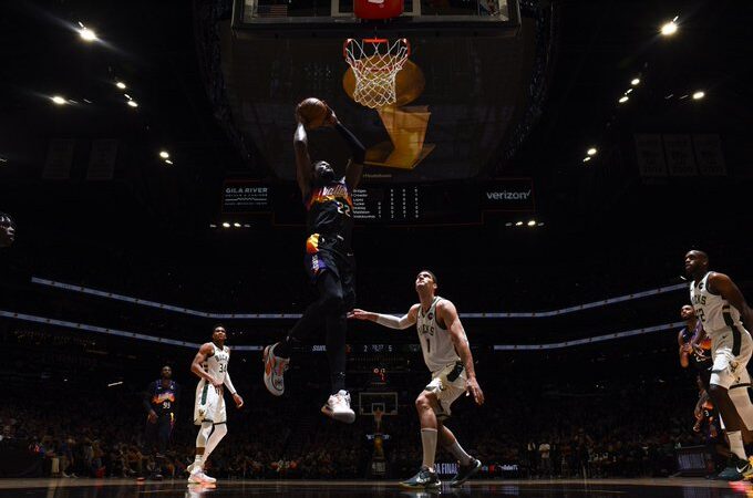 Phoenix Suns ganó el primer juego de la serie de la Finales de la NBA 2021