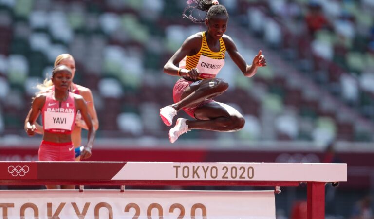 Peruth Chemutai gana los 3000m con obstáculos de Tokyo 2020