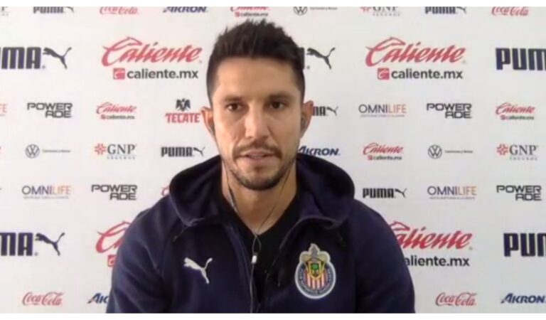 “No estamos en cualquier equipo, es Chivas, la exigencia es a tope”: Jesús Molina