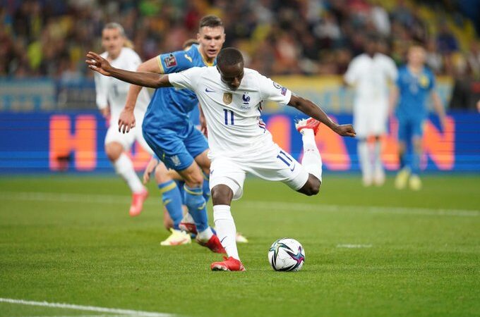 Francia logró el empate ante una Ucrania con mejor futbol