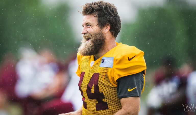 Ryan Fitzpatrick fue puesto oficialmente en la lista de lesionados por Washington