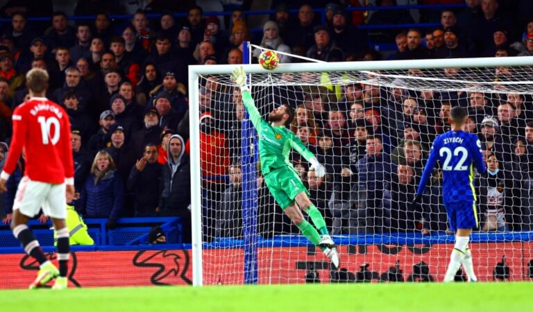 Manchester United sacó un empate de Stamford Bridge