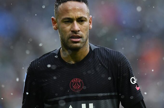 PSG dio a conocer el tiempo que Neymar estará fuera de las canchas