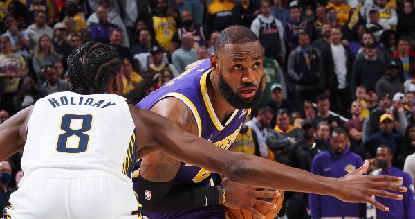 LeBron James se ausentará con los Lakers por COVID-19