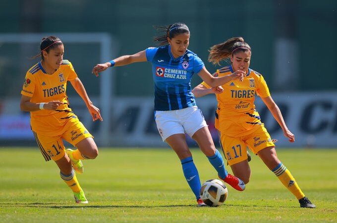 Tigres Femenil pegó primero en los cuartos de final ante Cruz Azul