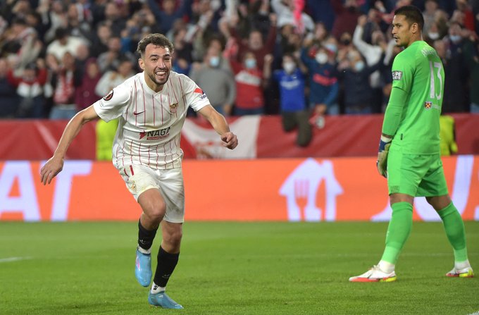 El Sevilla de “Tecatito” se lleva la victoria en la ida de octavos de final de la Europa League ￼
