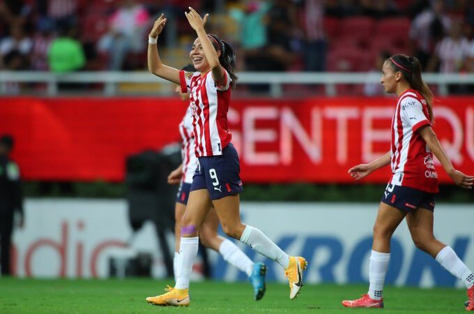 Sin sus estrellas, Chivas Femenil triunfa en los últimos minutos en su debut liguero ante Tijuana