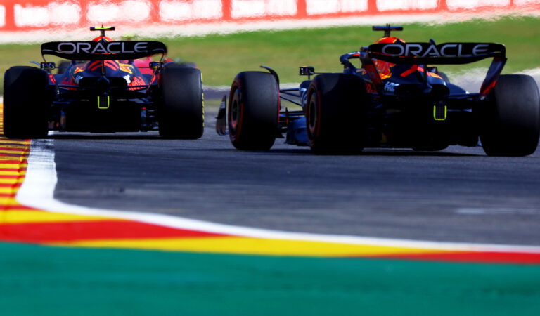 Extraordinaria exhibición de Max Verstappen para llevarse el 1-2 para Red Bull con Sergio Pérez en el GP de Bélgica