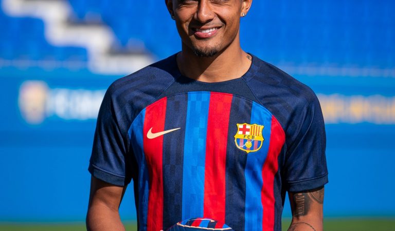 Julián Araujo, nueva cara del Barcelona B