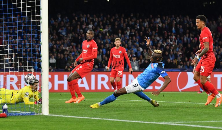 Napoli y el “Chucky” Lozano avanzan a Cuartos de Final en la Champions League tras vencer al Frankfurt