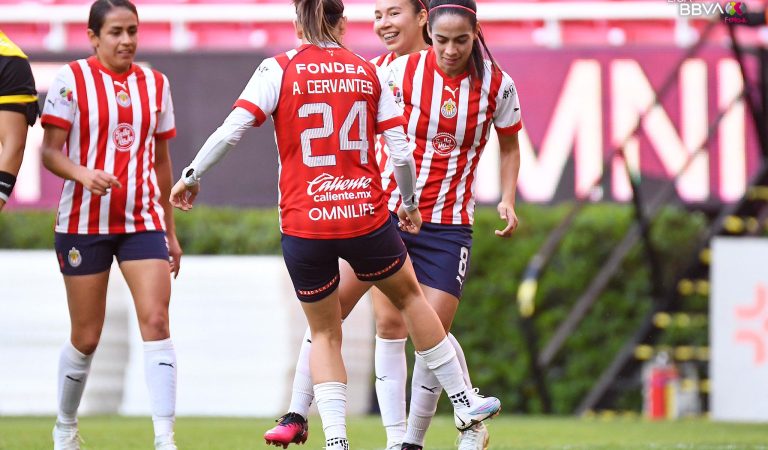 Chivas Femenil toma el liderato tras golear al León