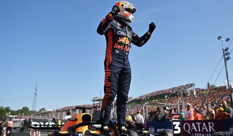 Max Verstappen consigue su séptima victoria consecutiva en Hungría; Sergio Pérez suma otro podio