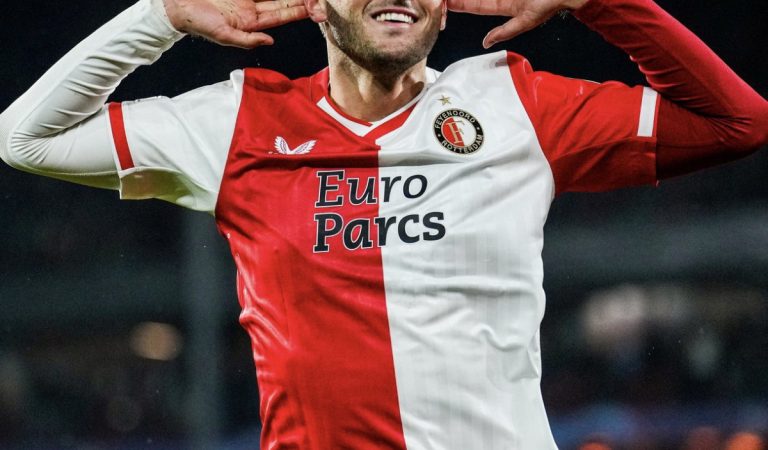 Santiago Giménez debutó en la Champions League con doblete y le dio el triunfo a Feyenoord sobre Lazio