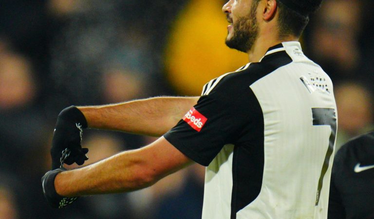 Raúl Jiménez concretó doblete en la goleada del Fulham frente a Nottingham Forest