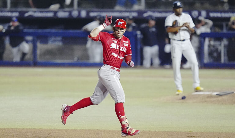 Los Diablos Rojos del México barren a los Sultanes de Monterrey y se proclaman campeones de la Serie del Rey 2024