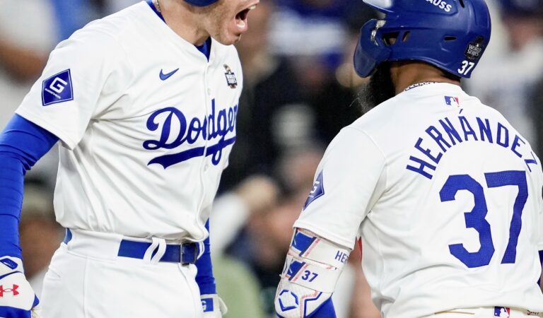 Los Ángeles Dodgers amplían su ventaja en Serie Mundial al vencer a New York Yankees en el Juego 2