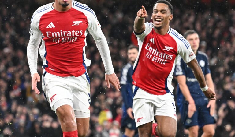 Arsenal recorta distancia en la Premier League tras vencer al Manchester United