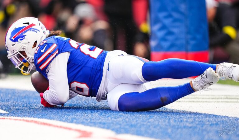 Buffalo Bills aplastó a los Denver Broncos y avanzó a la ronda divisional en la Conferencia Americana