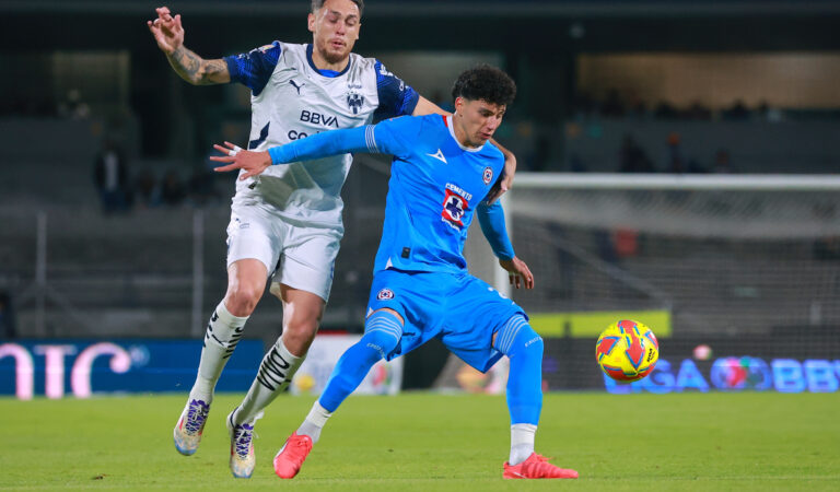 Cruz Azul y Rayados reparten unidades en el Olímpico Universitario