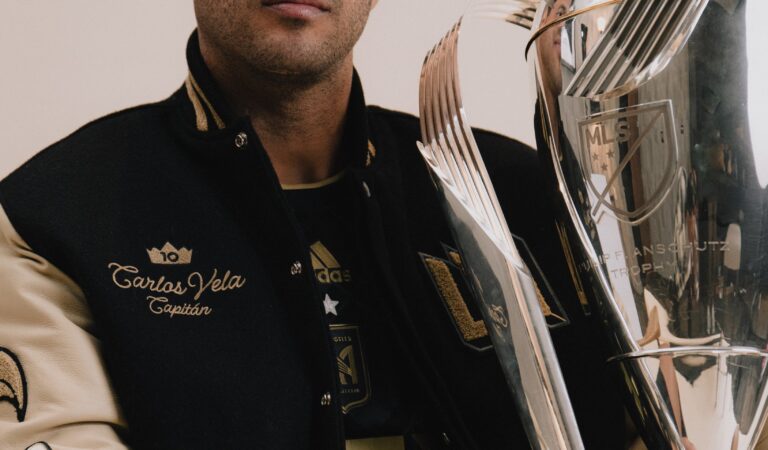 Carlos Vela anunció su retiro del futbol profesional