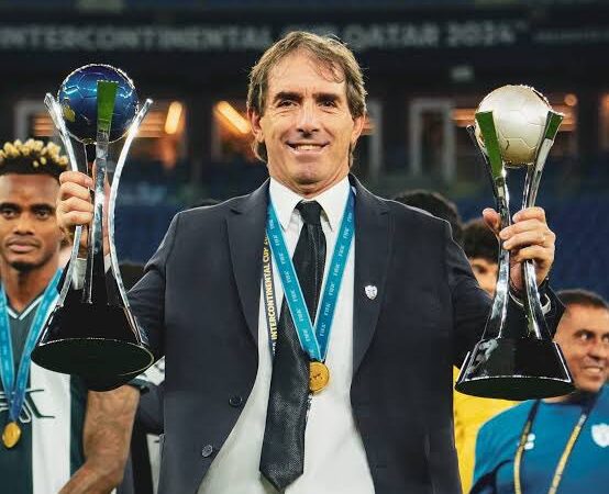 Pachuca confirmó la salida de Guillermo Almada
