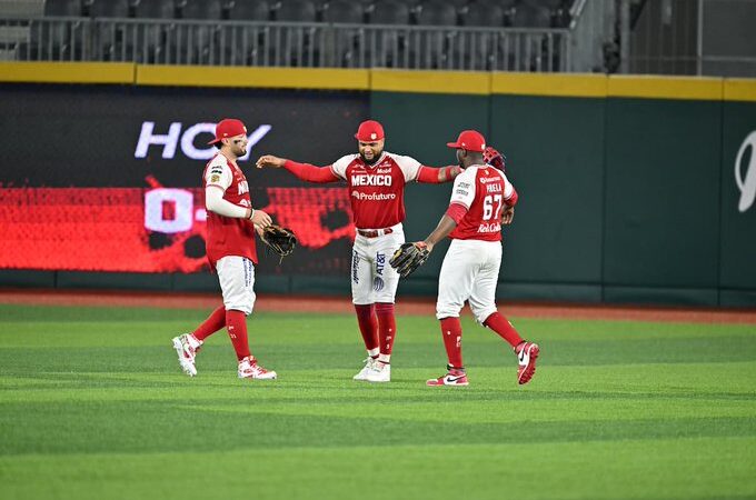 Diablos Rojos del México viene de atrás ante los Bravos de León
