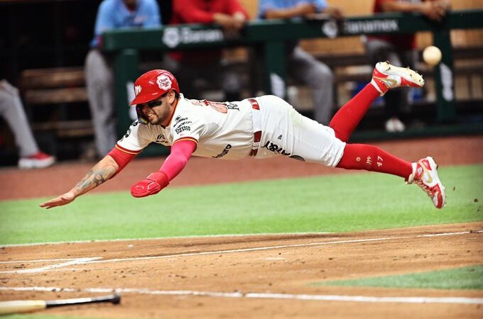 Diablos Rojos del México pega primero ante El Águila de Veracruz en el Harp